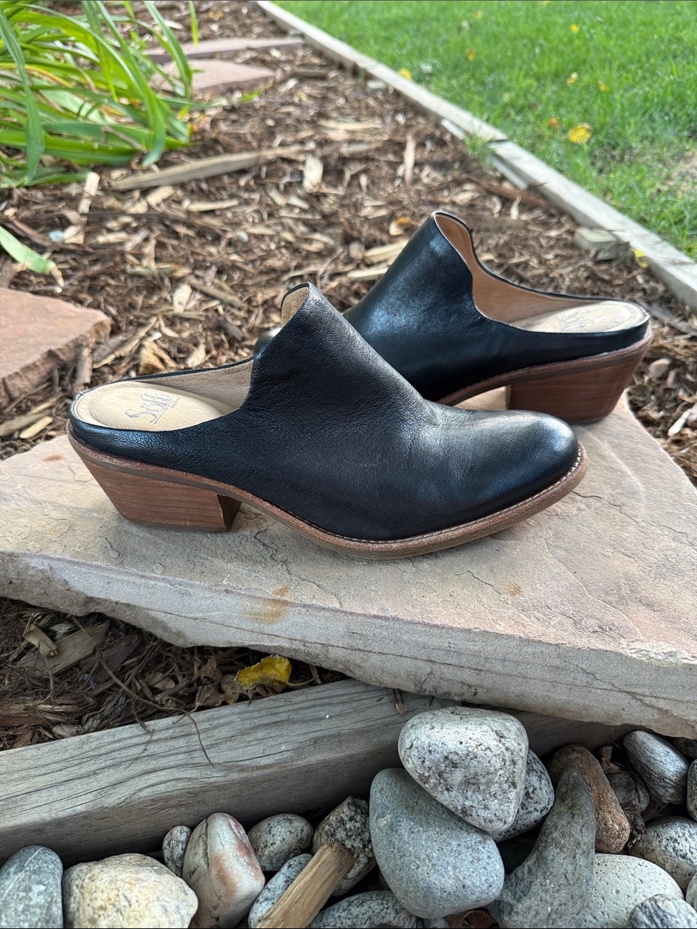Sofft Leather Women’s Mule Clogs - Picture 3 of 8